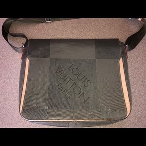 LOUIS VUITTON Damier Geant Messenger Bag Terre